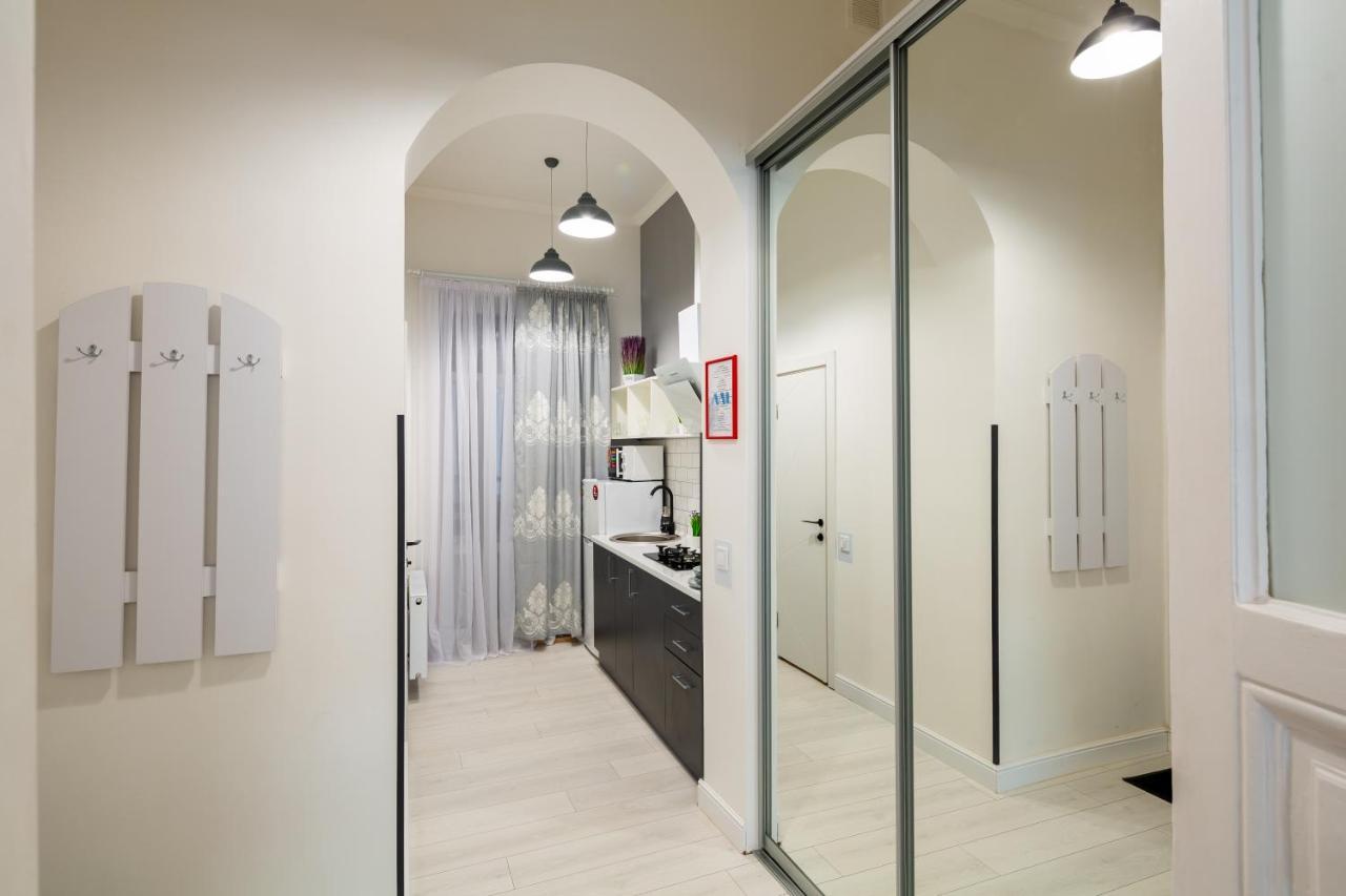 Alfa Apartments Grushevskoho 7 Львов Экстерьер фото