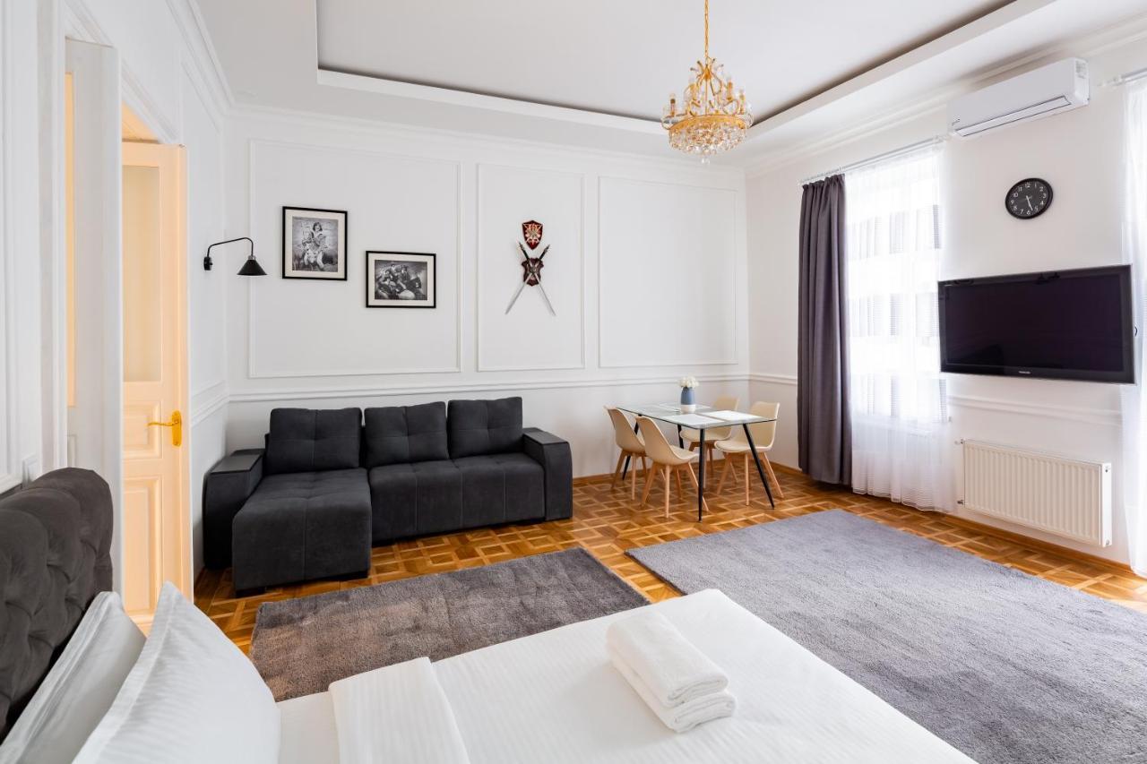 Alfa Apartments Grushevskoho 7 Львов Экстерьер фото